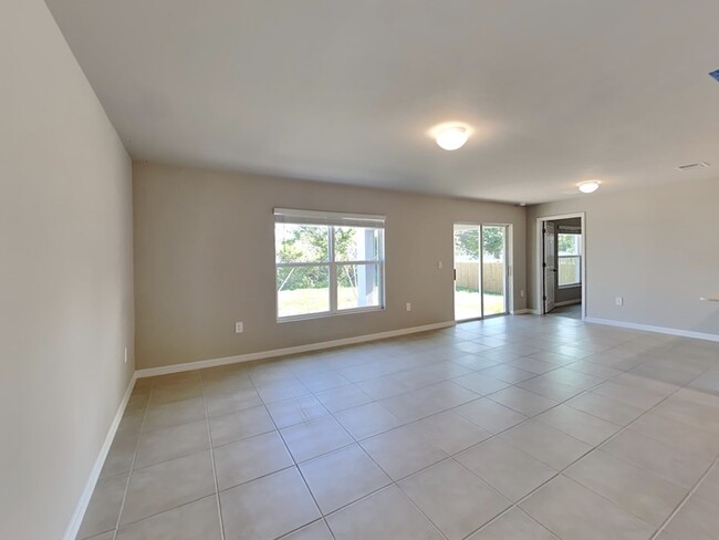Building Photo - 13575 Drysdale Ave