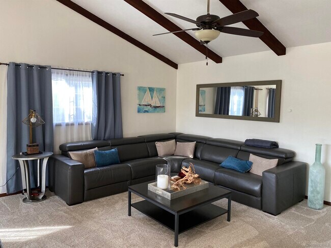 Building Photo - 4052 Mt Bolanas Ct