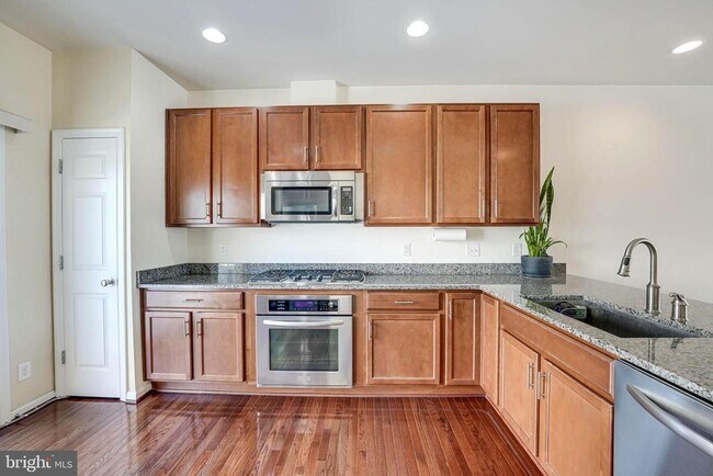 Building Photo - 9525 Canonbury Square