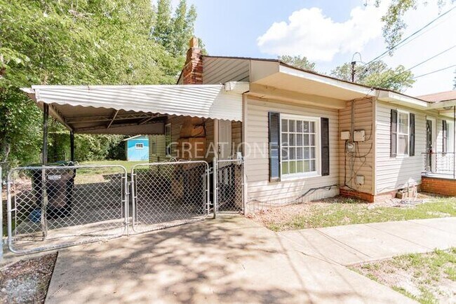 Building Photo - SIGN LEASE BY 2/28 AND GET $250 OFF FIRST ...