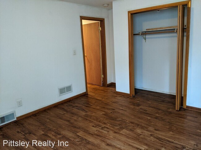 Building Photo - 4 br, 2 bath House - 436 Russell Road