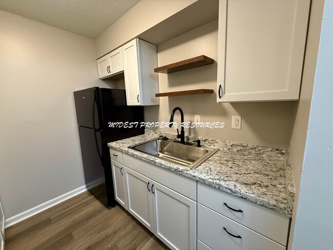 Foto del edificio - Stunning 1 Bedroom Apartment w/ Covered Pa...