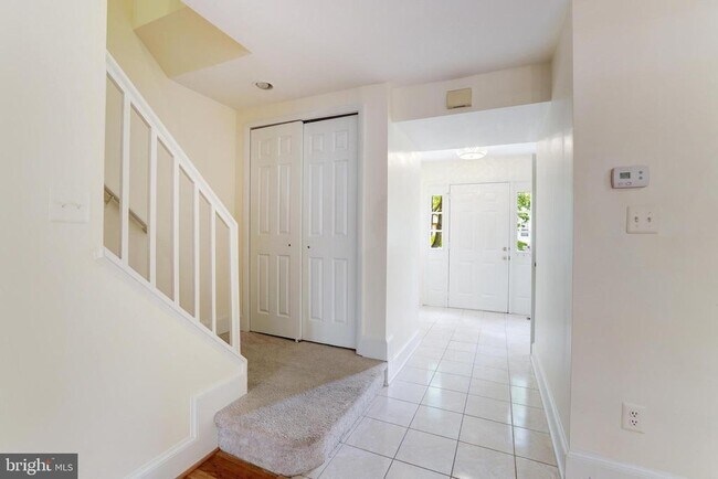 Foto del edificio - 8509 Jeffersonian Ct