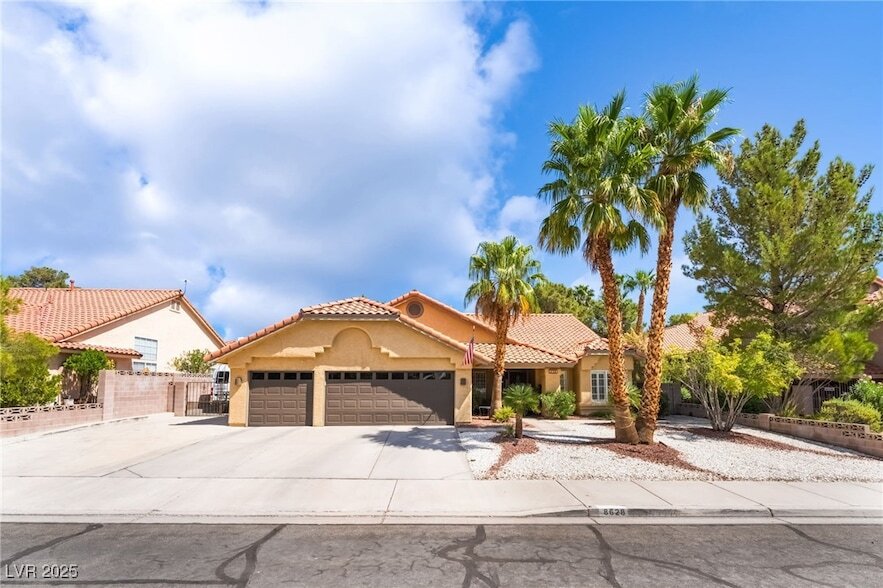 Foto principal - 8628 Highacre Dr