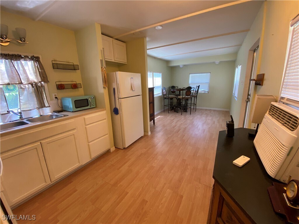 Primary Photo - 5687 Meadowlark Ln