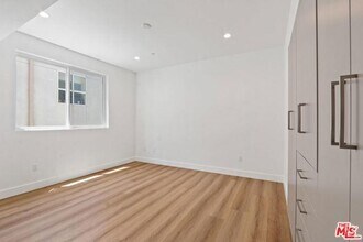 Building Photo - 834 S Shenandoah St