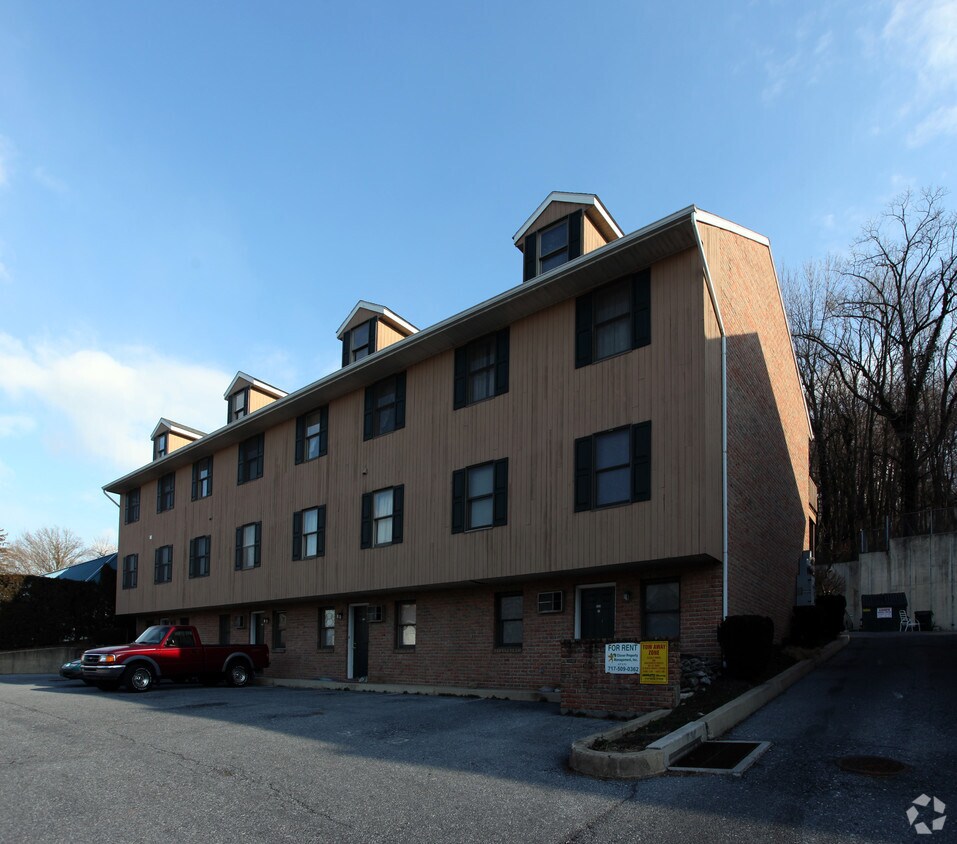 Foto principal - 522-526 East Main Street Apartments