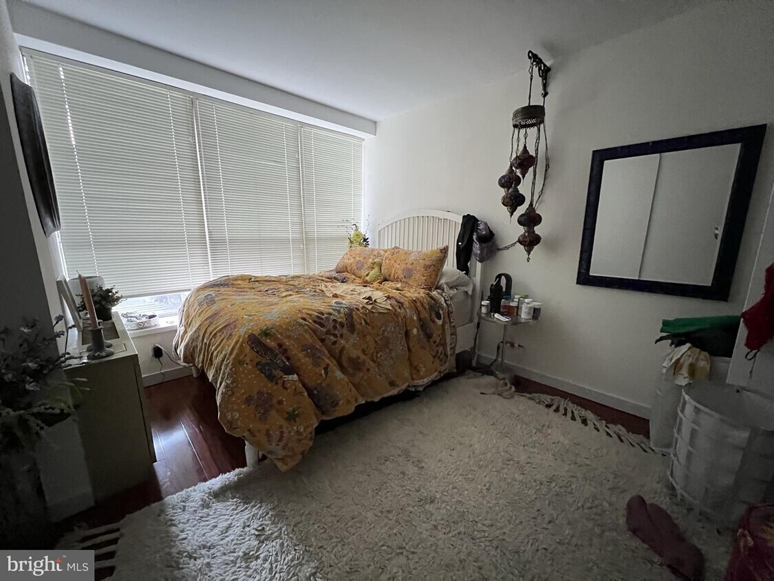 Foto principal - 224-30 W Rittenhouse Square