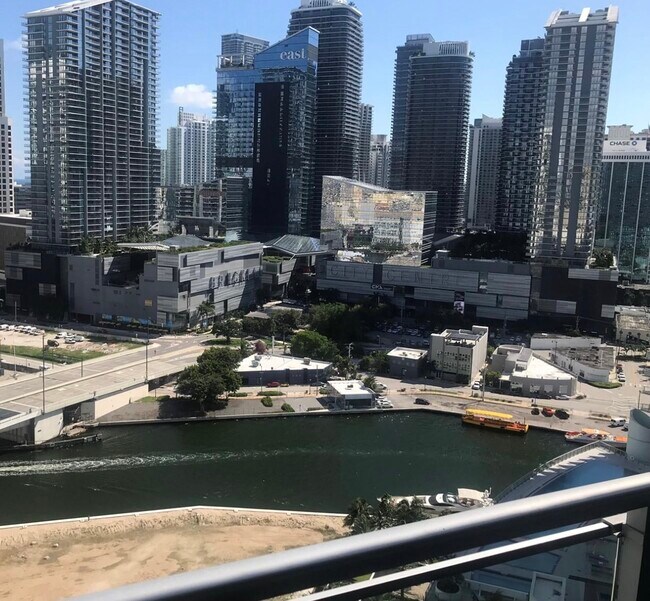 Foto del edificio - 90 SW 3rd St