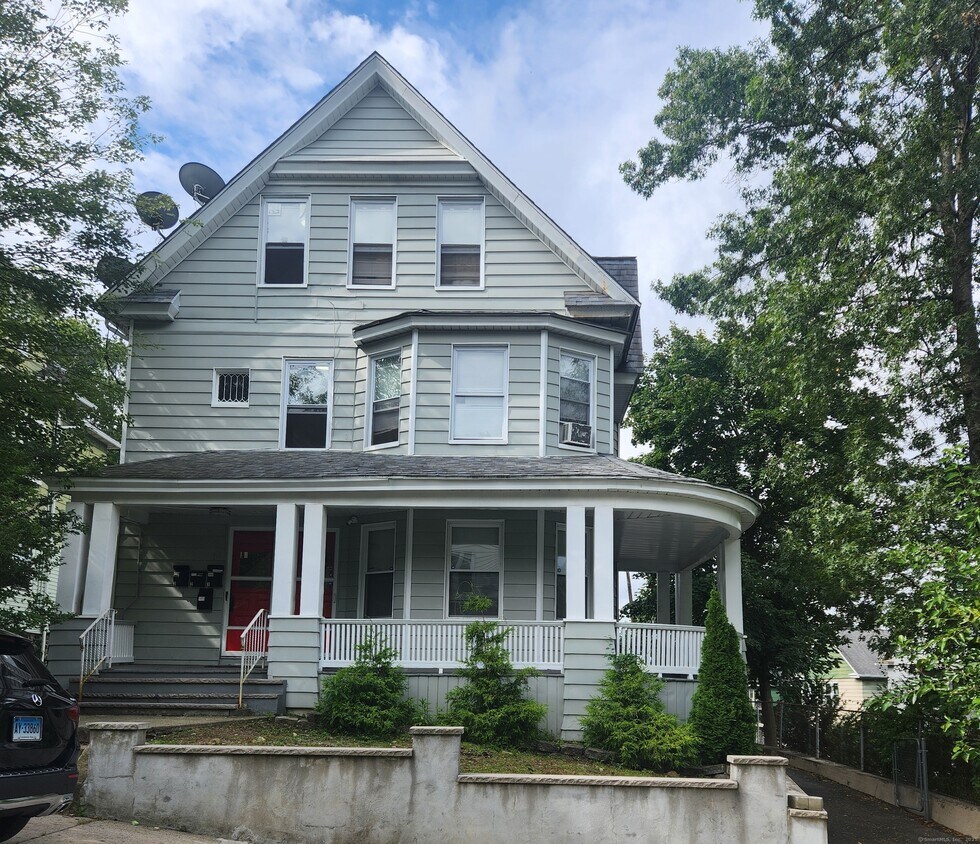 Primary Photo - 14 Eastwood Ave