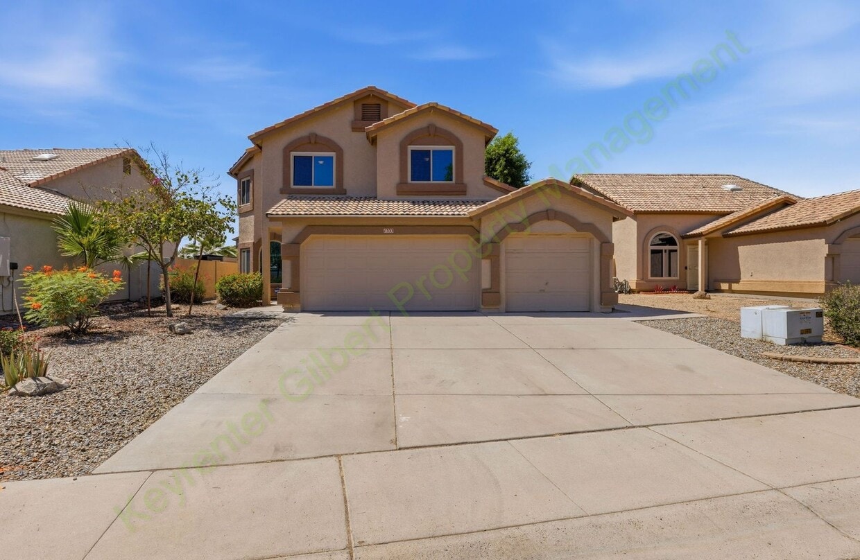 Beautiful Chandler Home with Private Pool in Prime Location! - Beautiful Chandler Home with Private Pool in Prime Location!