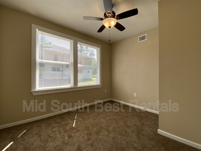 Foto del edificio - 1609 W 22nd St