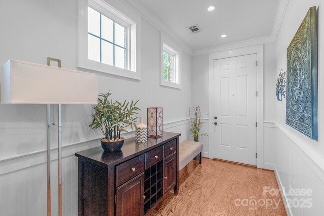 Foto del edificio - 5736 Burck Dr NW