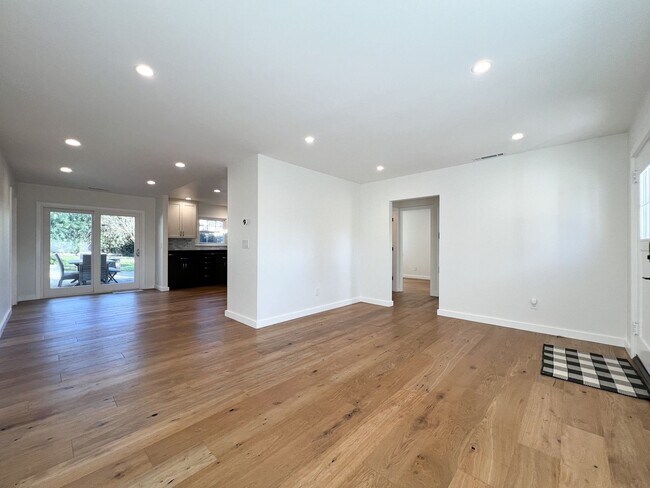 Foto del edificio - Remodeled Three-Bedroom Home in Desirable Alta Heights Neighborhood