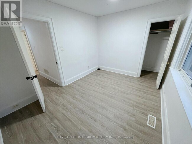 Building Photo - 34 Chamberlain Ave