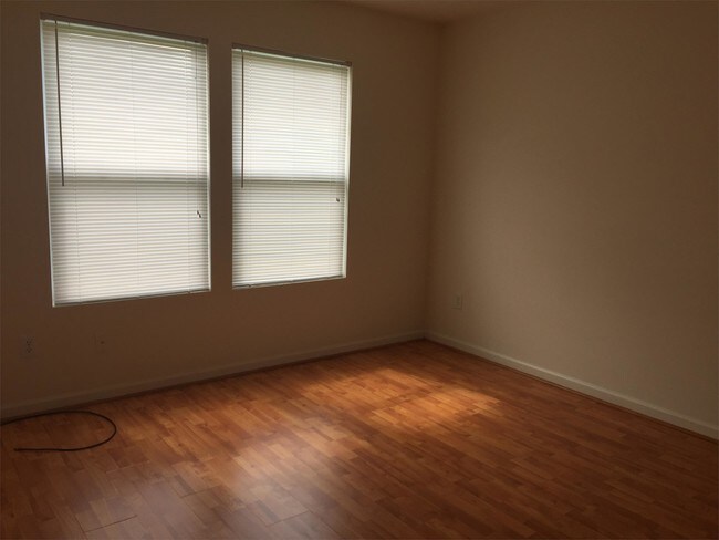 Foto del edificio - 4052 Lassen Ln