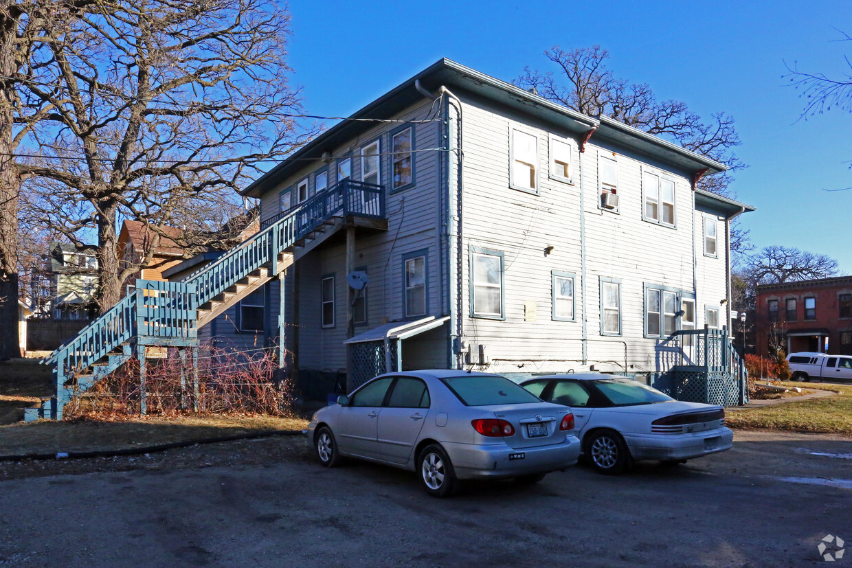 Building Photo - 732 19th St