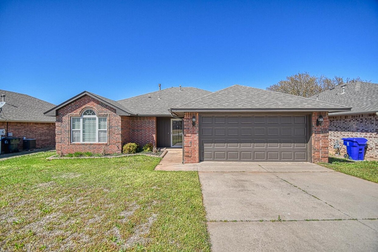Foto principal - Beautiful Three Bedroom in South Norman!