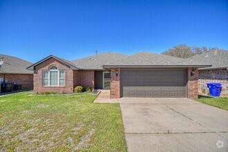 Building Photo - 925 Eagle Cliff Dr