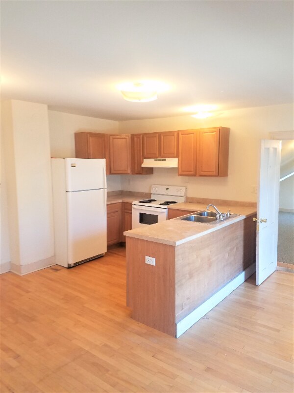 Building Photo - 97 N Winooski Ave