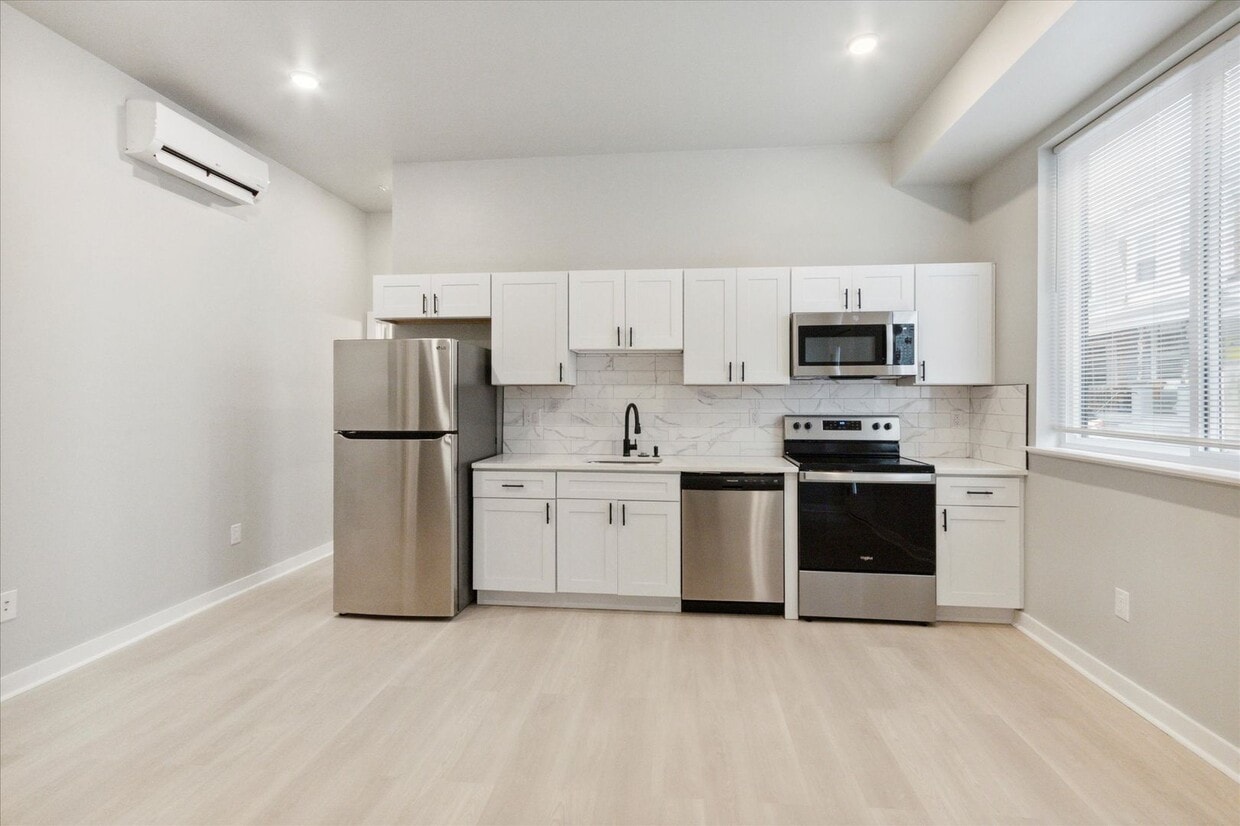 Primary Photo - 316 S 52nd St