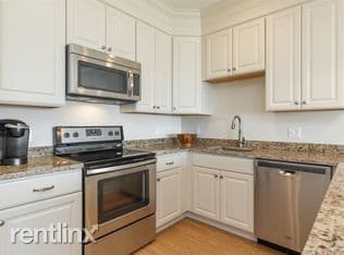 Building Photo - 1 br, 1 bath House - 275 Ocean Blvd # 409