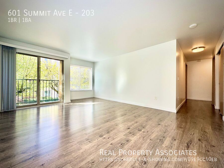 Primary Photo - 601 Summit Ave E