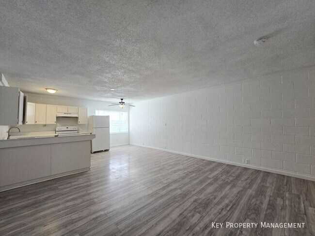 Foto del edificio - 2913 Stewart Ave