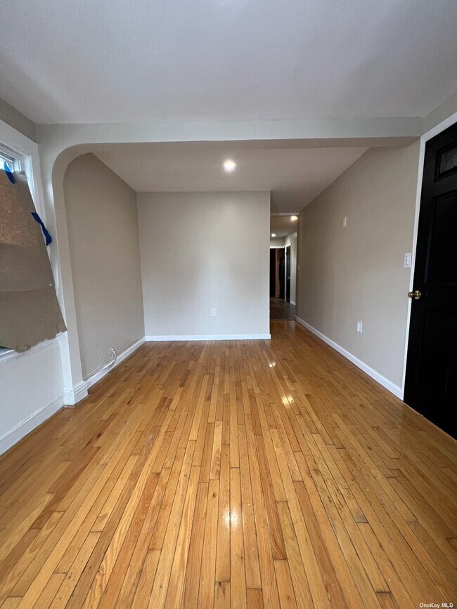 Foto del edificio - 221-29 106th Ave