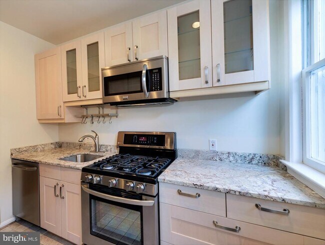 Foto del edificio - 3254 Q St NW