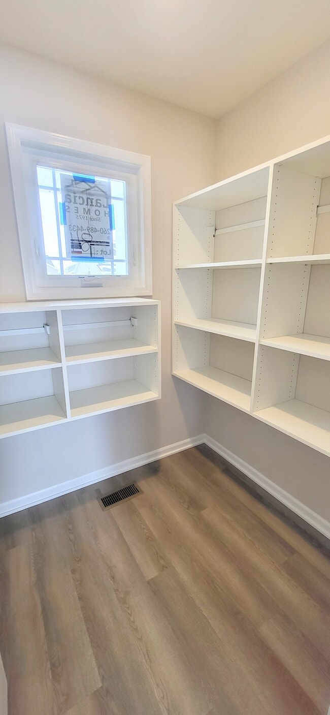 Building Photo - 10390 Silver Rock Chase