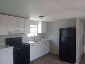 Building Photo - 675 Airport Rd Building Photo - 675 Airport Rd