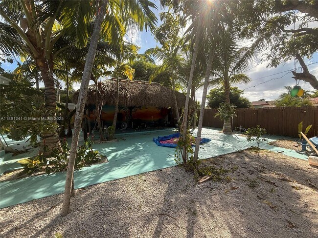 Building Photo - 16030 Miami Dr