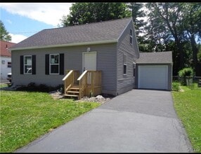 Building Photo - 303 Kirsch Dr