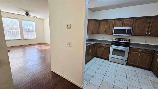 Foto del edificio - 501 Jeans Creek Dr