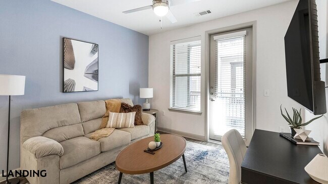 Foto del edificio - 2800 NE Green Oaks Blvd