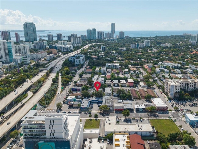 Foto del edificio - 421 SW 9th St