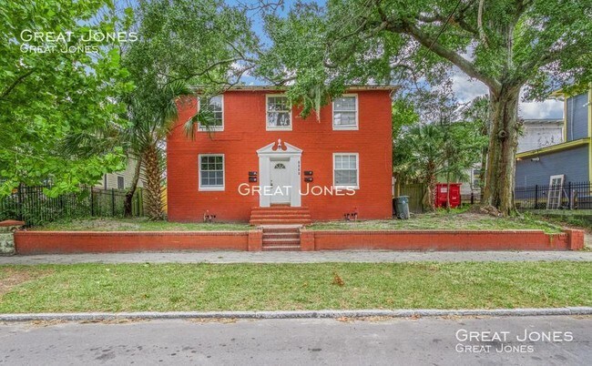 Building Photo - 1715 Perry St