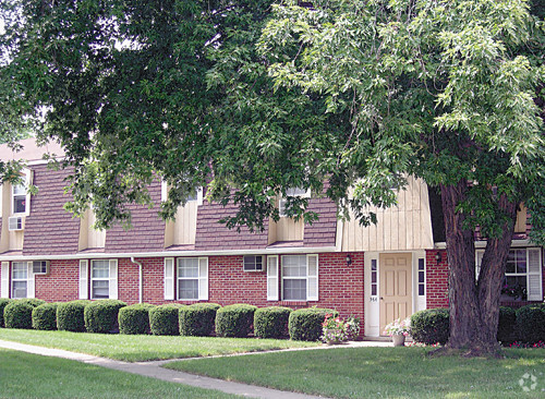 Foxboro Arms Apartments