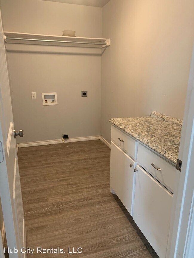 Foto del edificio - 3 br, 2 bath House - 107 A S Monroe