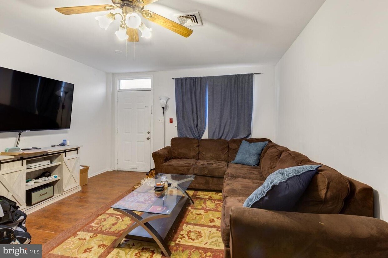 242 W Girard Ave Unit 1, Philadelphia, PA 19123 Apartment for Rent in