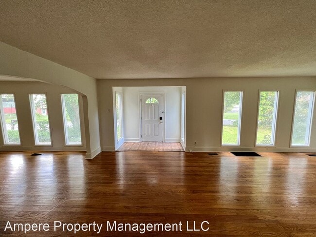 Building Photo - 3 br, 1 bath House - 313 Shawnee Trl