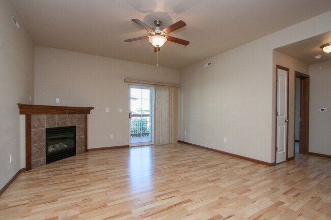 Living Room - 1848 W Benton St