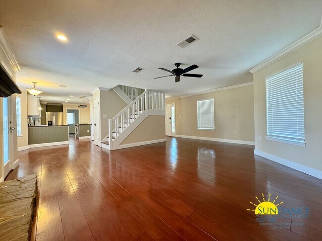 Building Photo - Beautiful 3 Bedroom Home Just Minutes From...