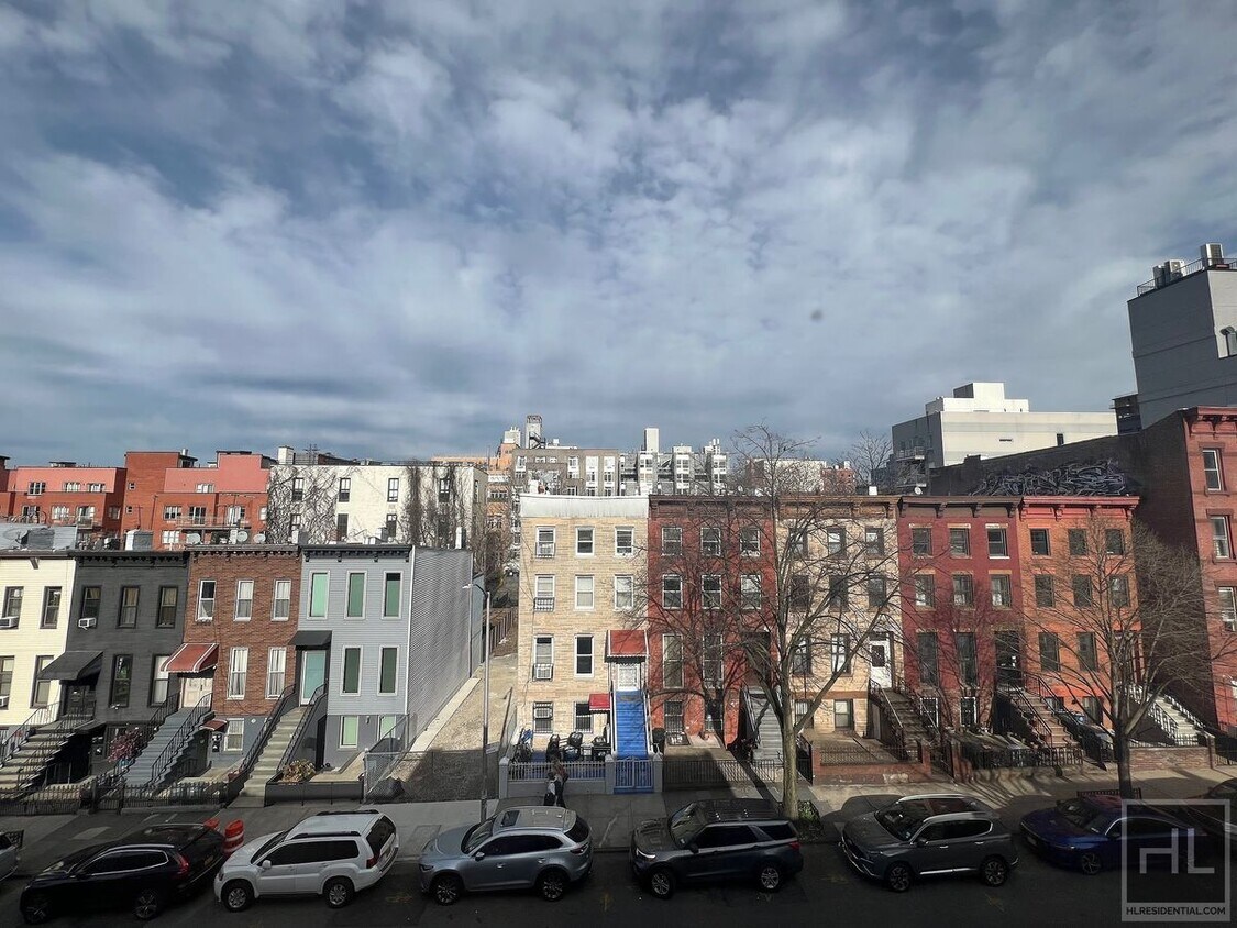 Primary Photo - Top Floor 1BR in Prime Clinton Hill