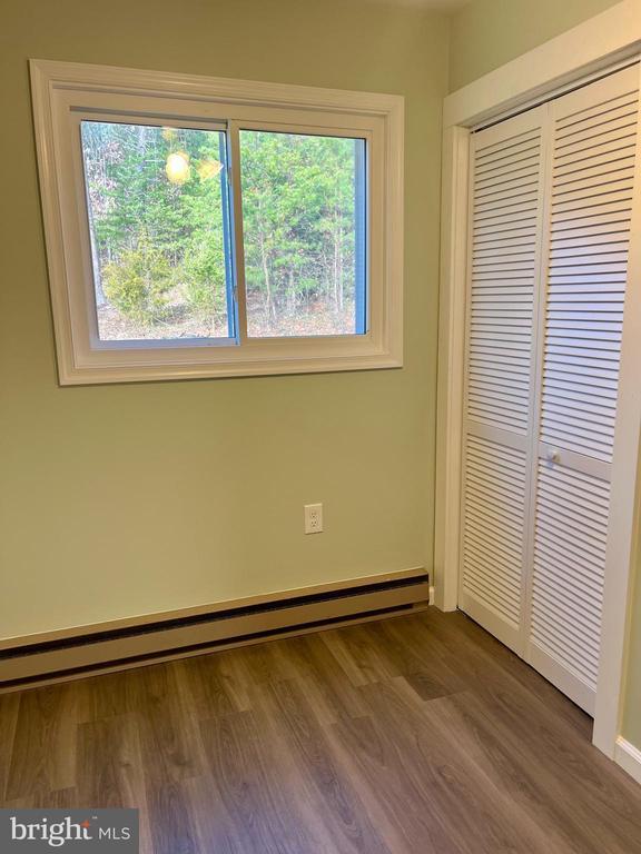 Building Photo - 261 Hill Climb Rd