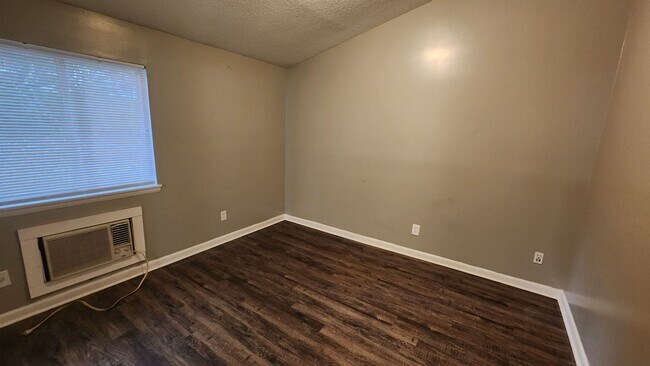 Bedroom - 1425 Ascent Trl NW