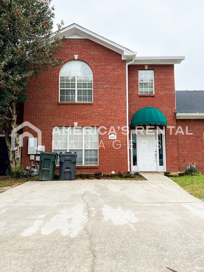 Building Photo - DEPOSIT PENDING! MOVE IN SPECIAL!!! - Townhome For Rent In Pelham!!! - Sign a lease by 4/15 to re...