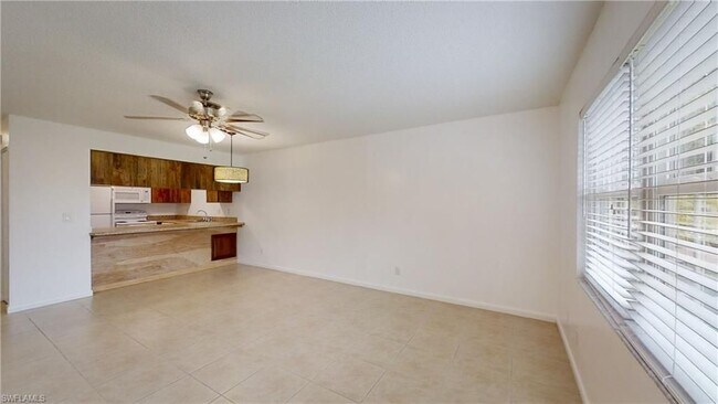 2303 NE 6th St Cape Coral FL - 2303 Ne 6th St Cape Coral Fl Building Photo 