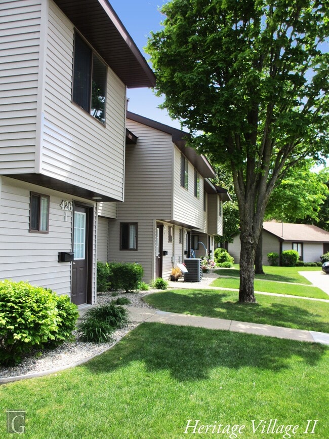 Building Photo - 424 East Elm-#424